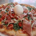 Pizza italiana con buffala